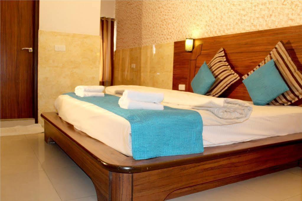 Hotel Amanda Crown Jaipur Kukas Zewnętrze zdjęcie